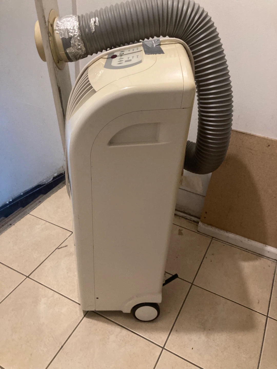 Portable Air Conditioner with Exhaust Hose - photo 3