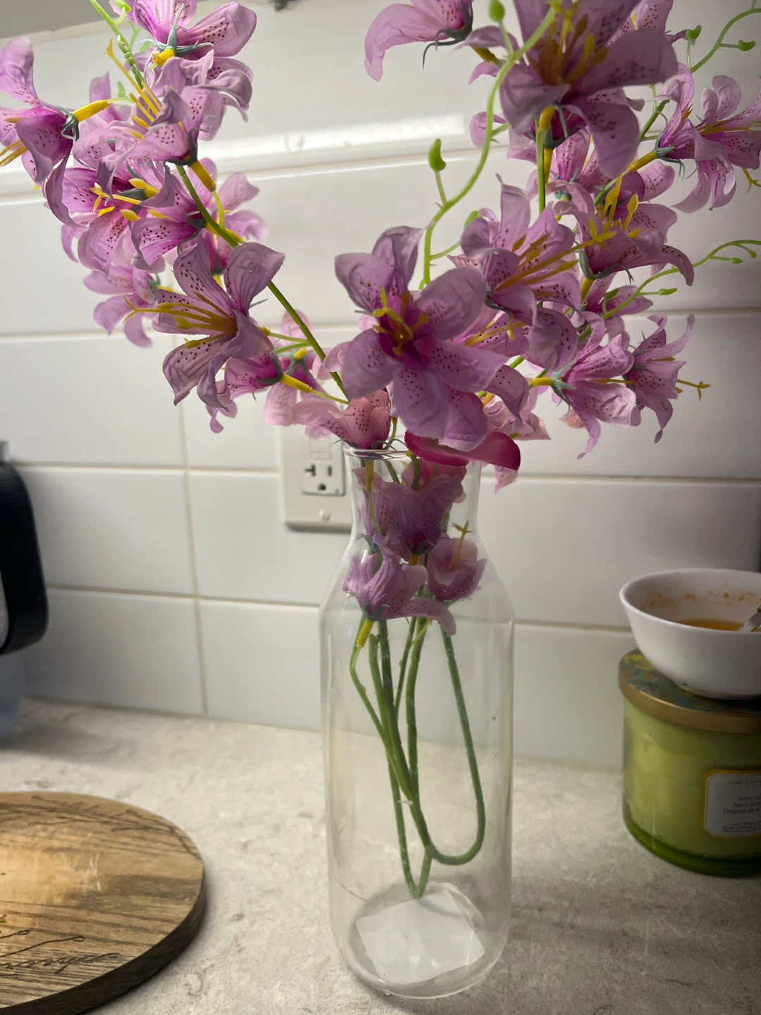 Artificial Lily Flowers in Clear Glass Vase