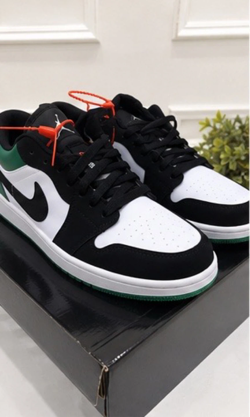 Air Jordan 1 Low SE "Lucky Green"
