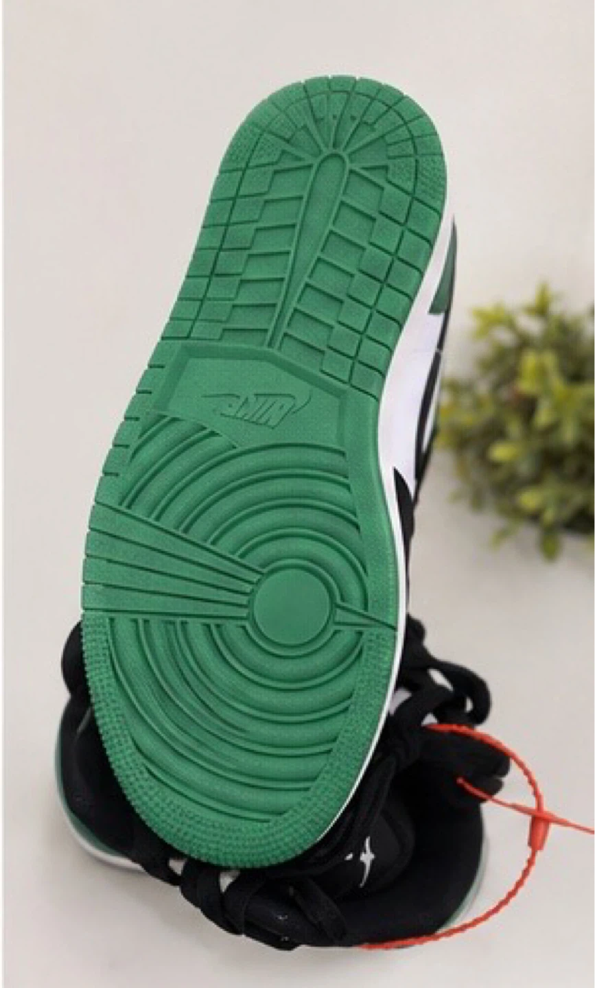 Air Jordan 1 Low SE "Lucky Green" - photo 4