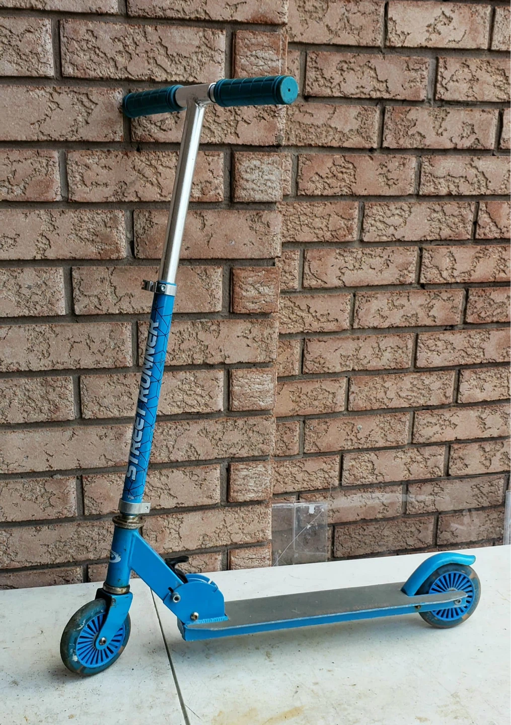 Blue Street Runner Scooter