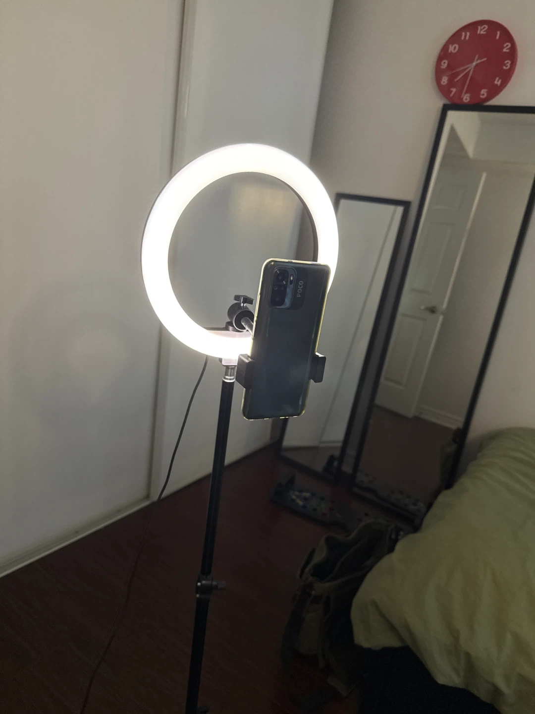 Ring Light with Phone Mount - photo 5