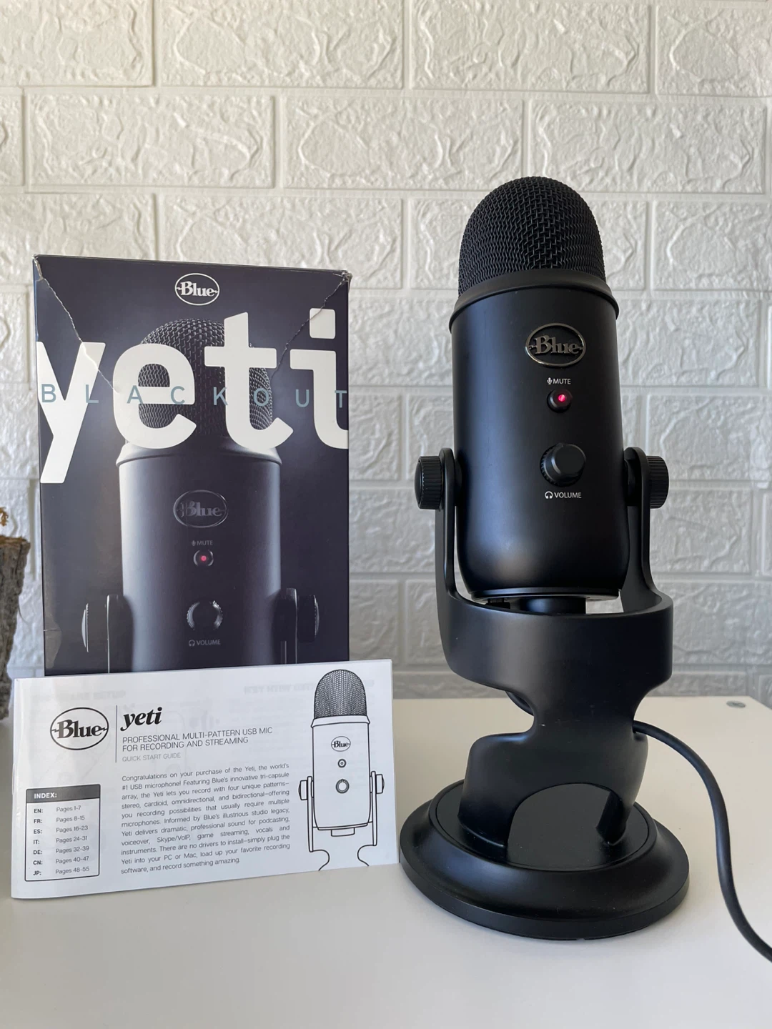 Blue Yeti Blackout USB Microphone