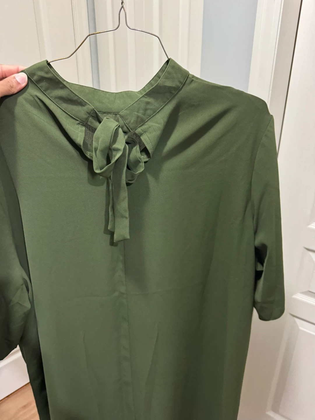 Olive Green Pleated Midi Dress with Tie Back size 3xl - photo 5
