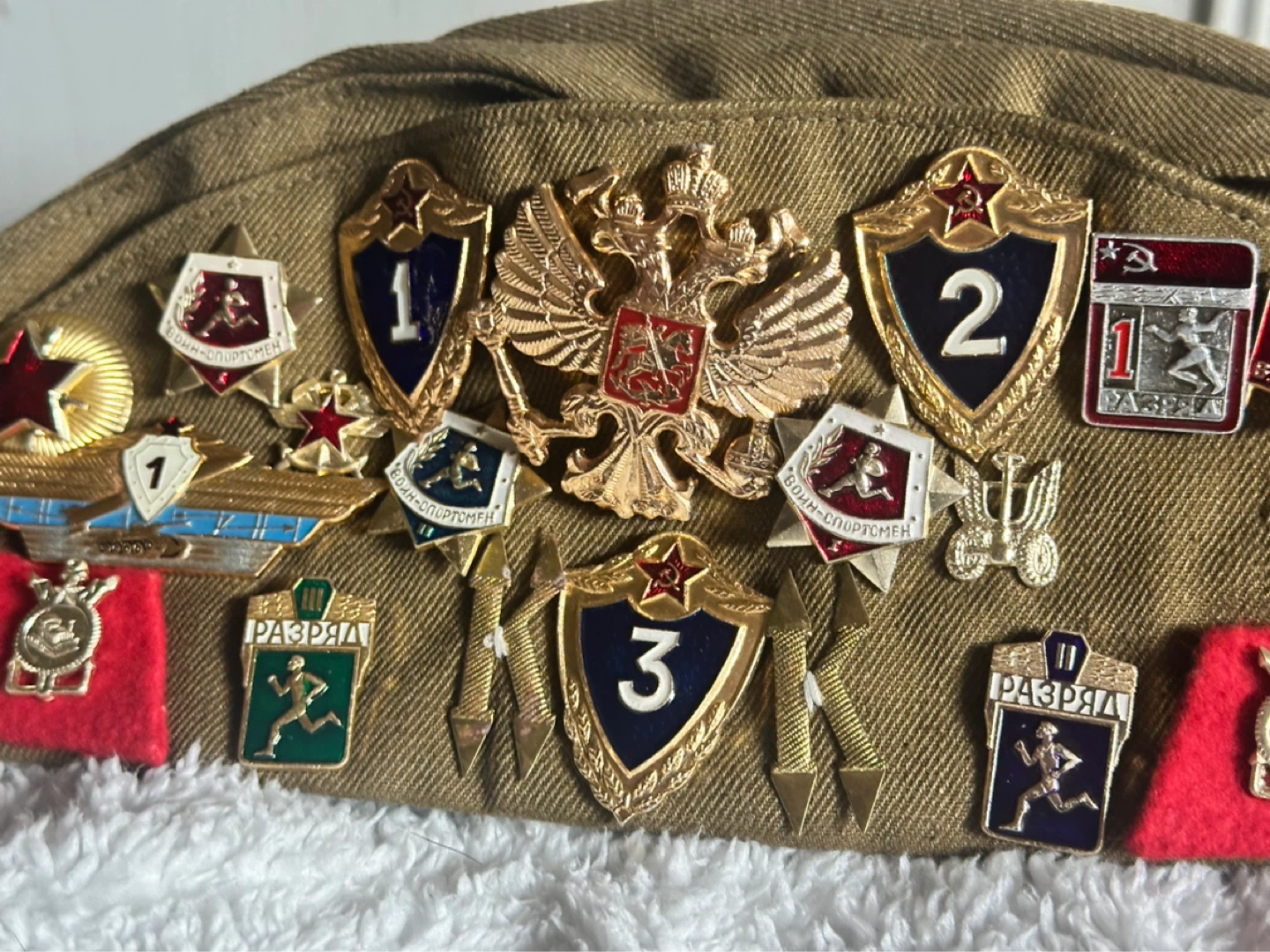 Soviet Army hat with pins - photo 3