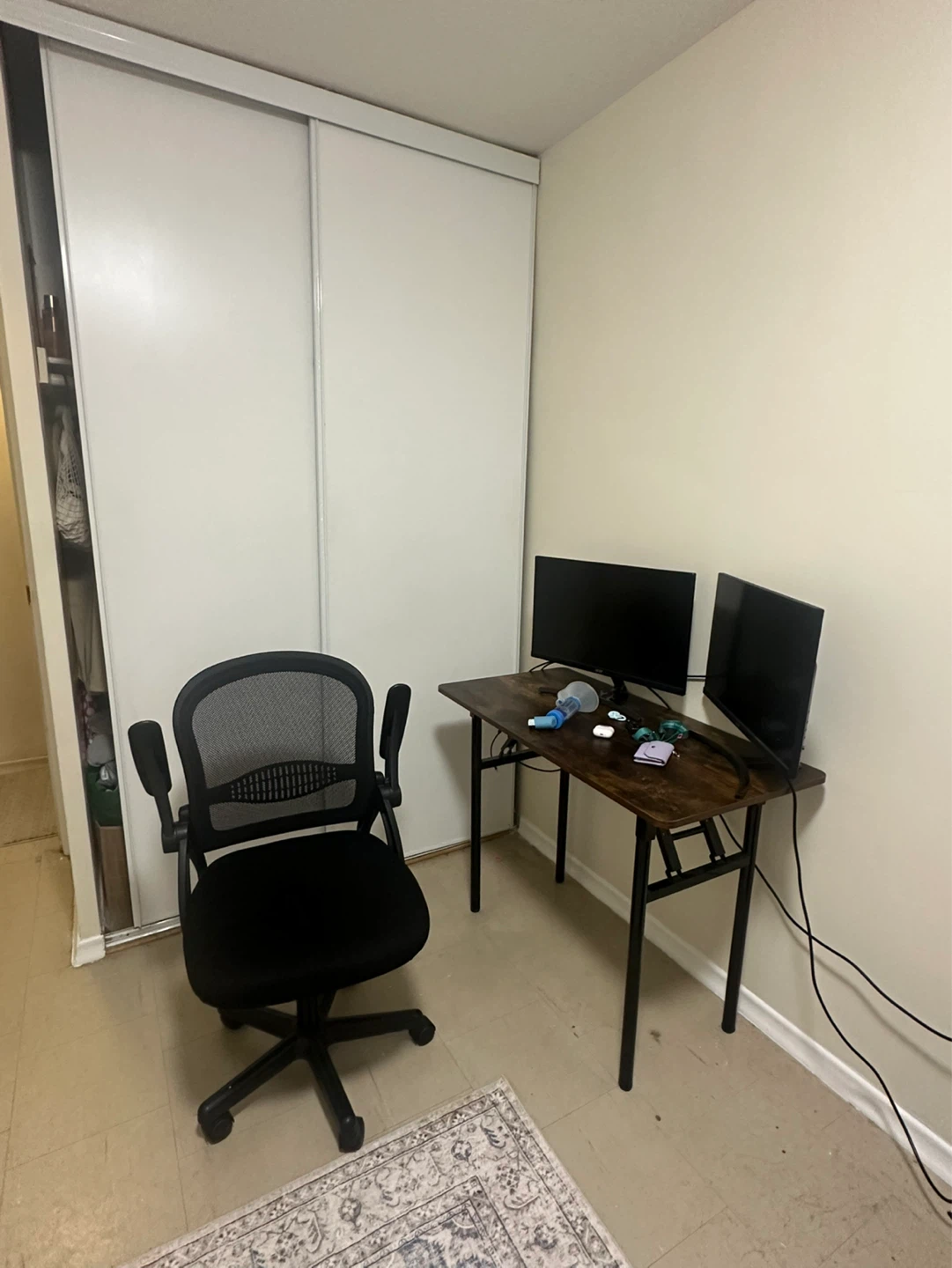 Black Mesh Office Chair - photo 4