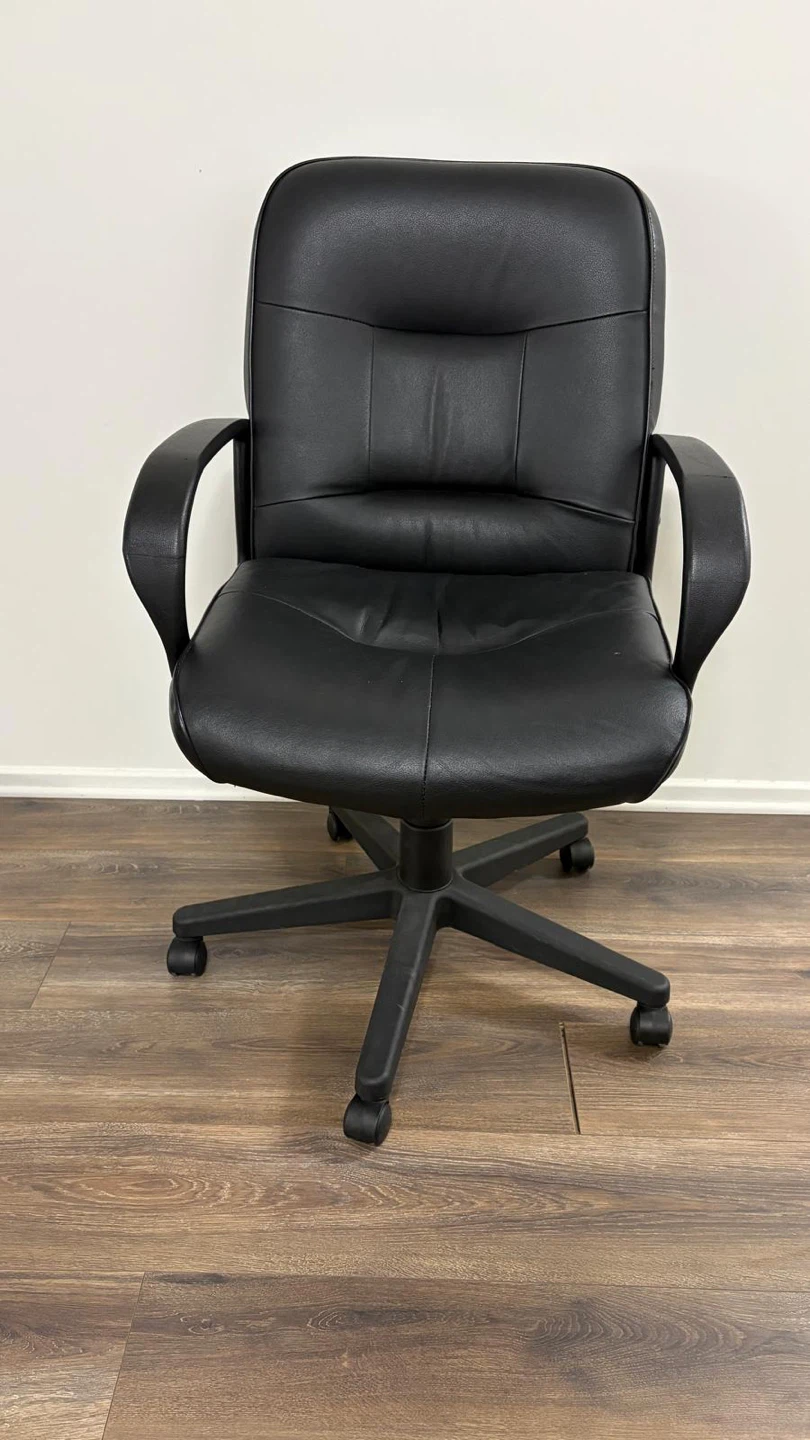 Black Office Chair with Wheels - photo 3