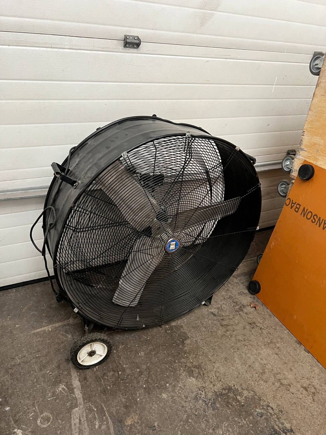 Power fist industrial fan! - photo 2