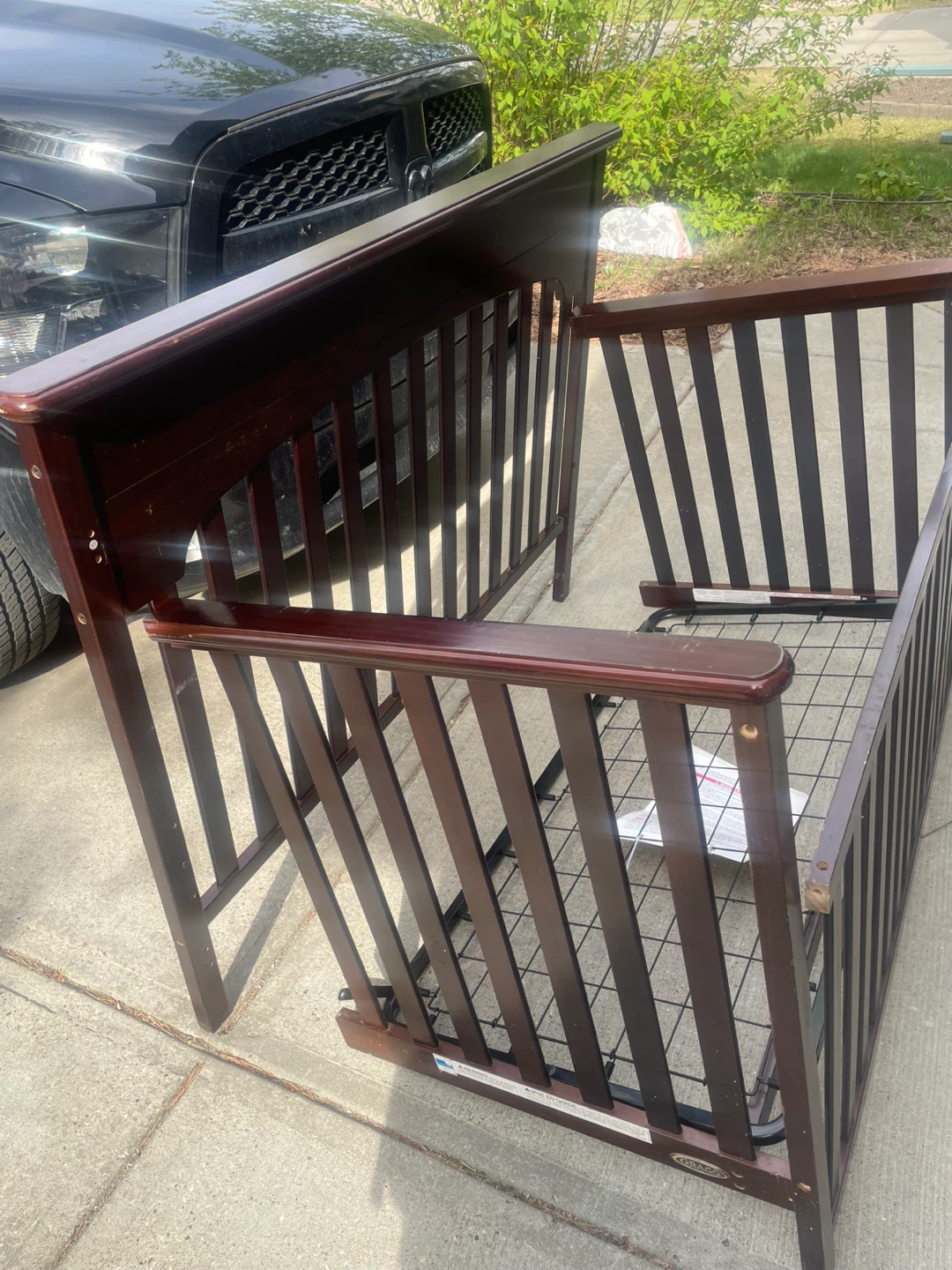 Graco Crib - photo 4