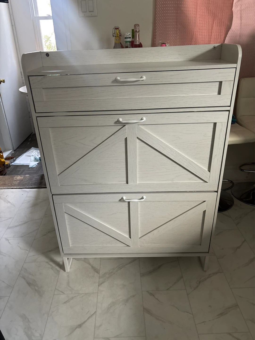 White Wooden Shoe Cabinet with 2 Doors and Drawer