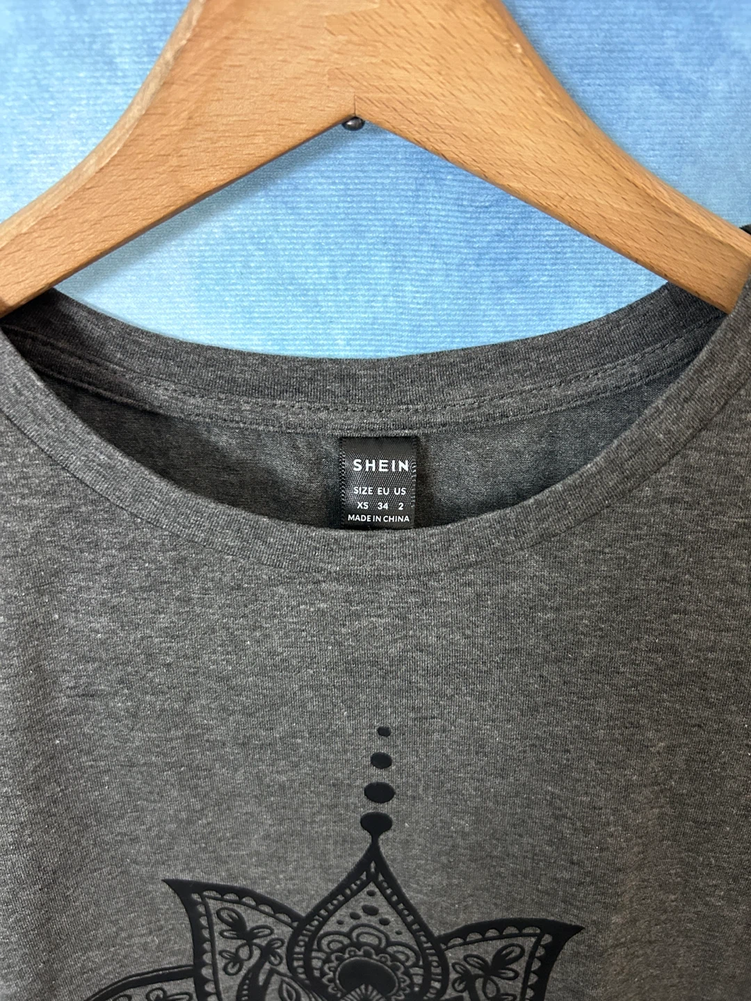 ☀️BUY 1 GET 1 FREE - Grey Lotus Print T-Shirt - photo 2