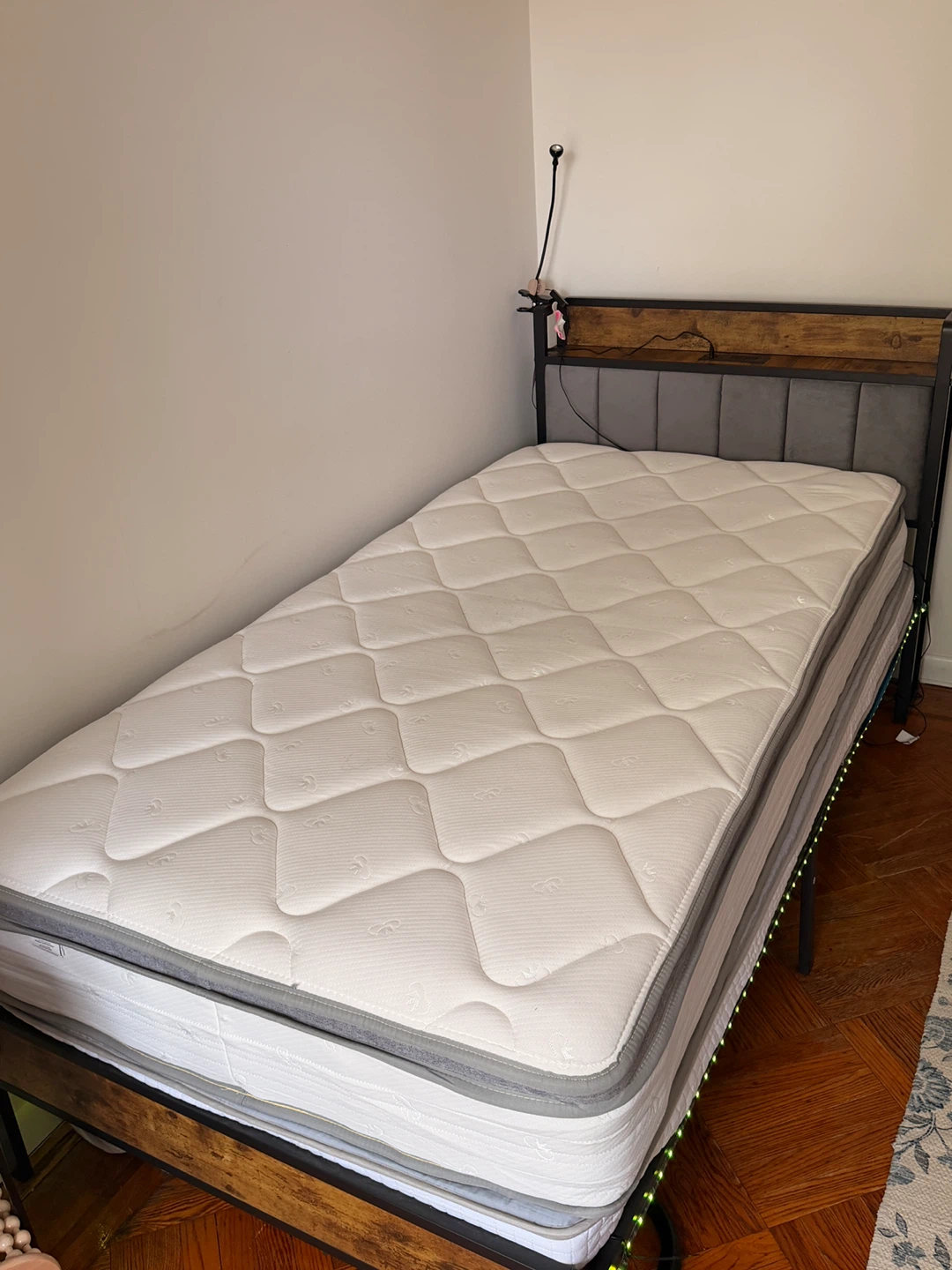 Twin Size Mattress with Metal Bed Frame and twin size mattress