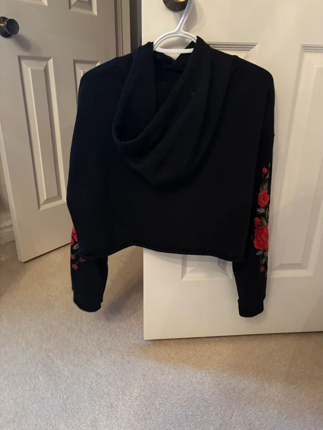 Black Rose Embroidered Crop Top Sweater - photo 2