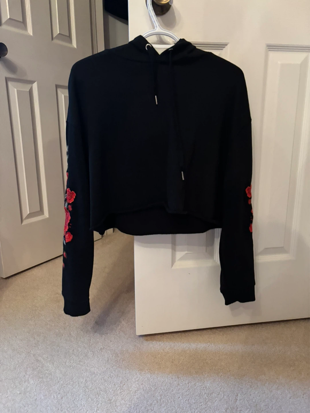 Black Rose Embroidered Crop Top Sweater - photo 3