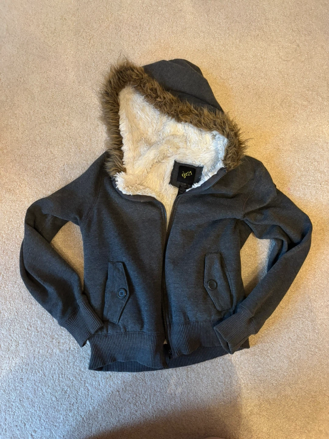 2000’s Style Grey Sweater Jacket