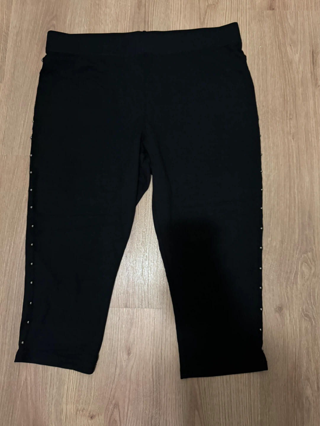 PENN Pennigtons Black Studded Capris Size 1X New!