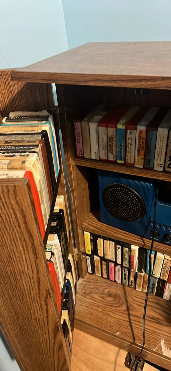 8-Track Player with Cartridges - photo 3