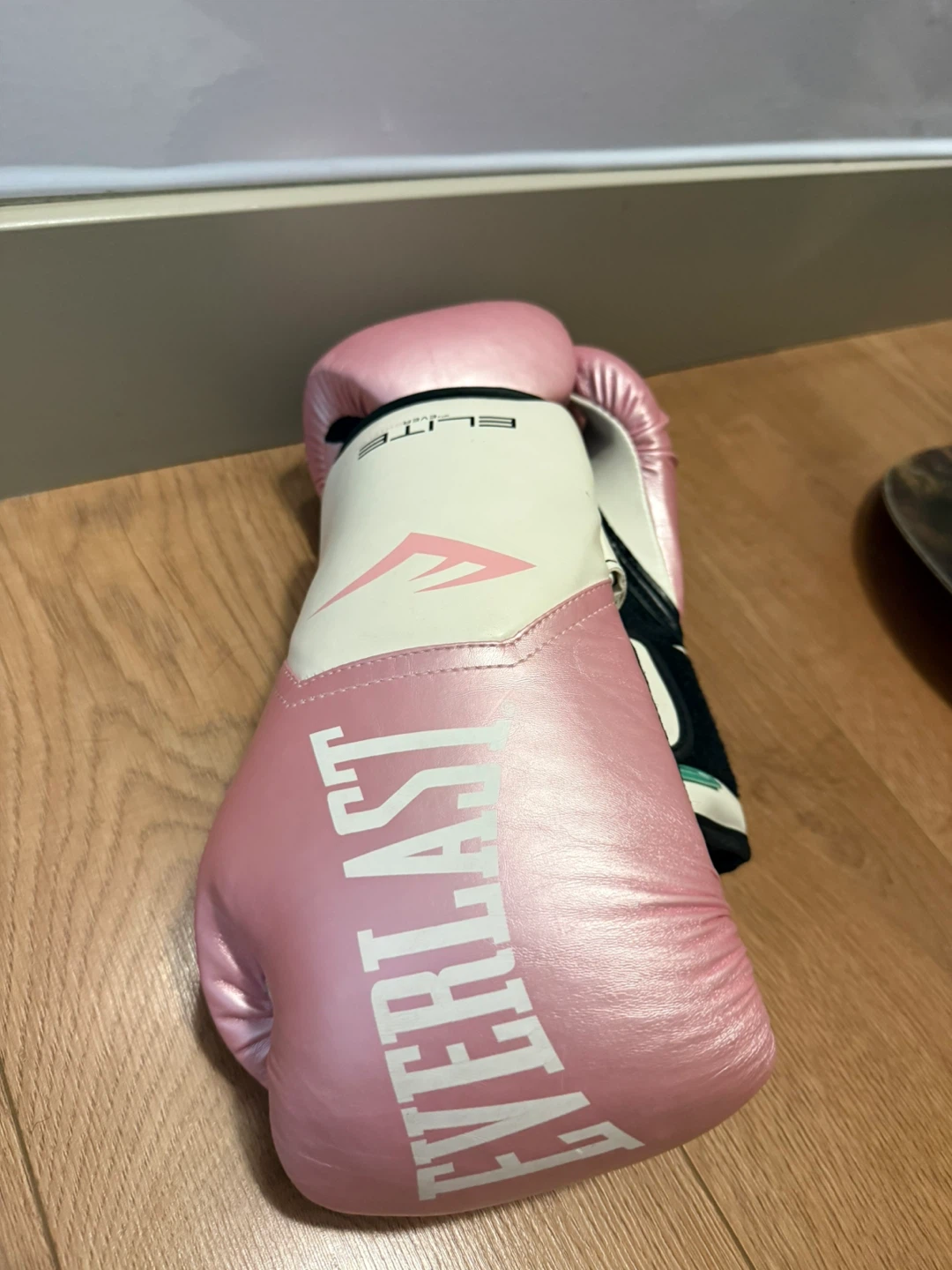 Everlast Pink Boxing Gloves with Hand Wraps - photo 2