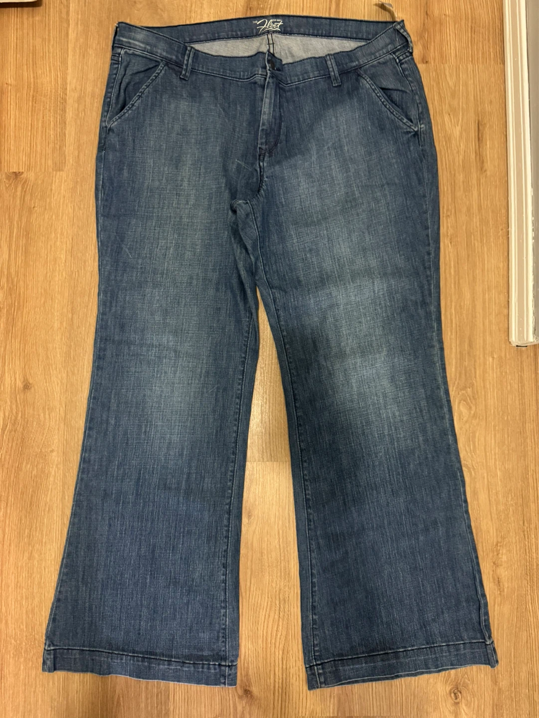 Old Navy The Flirt Wide Leg Jeans Size 18 Regular