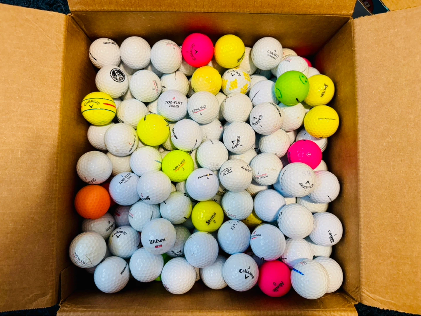 MIXED GOLF BALL LOT – 320+ BALLS