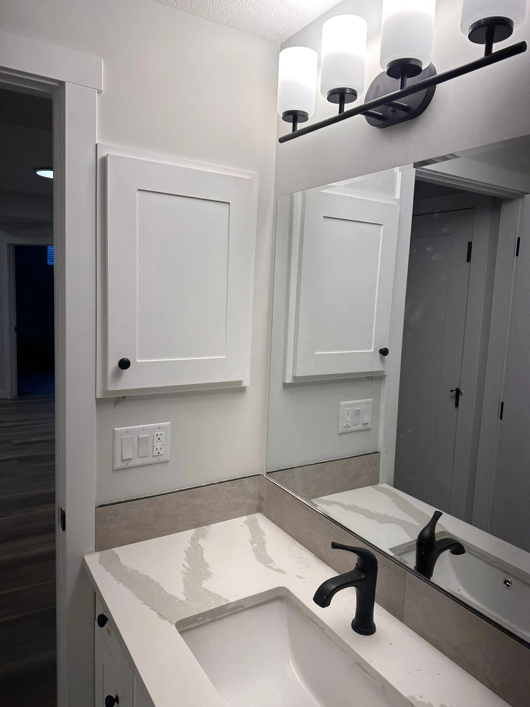 2 Bed 1 Bath Legal Suite for Rent - photo 4