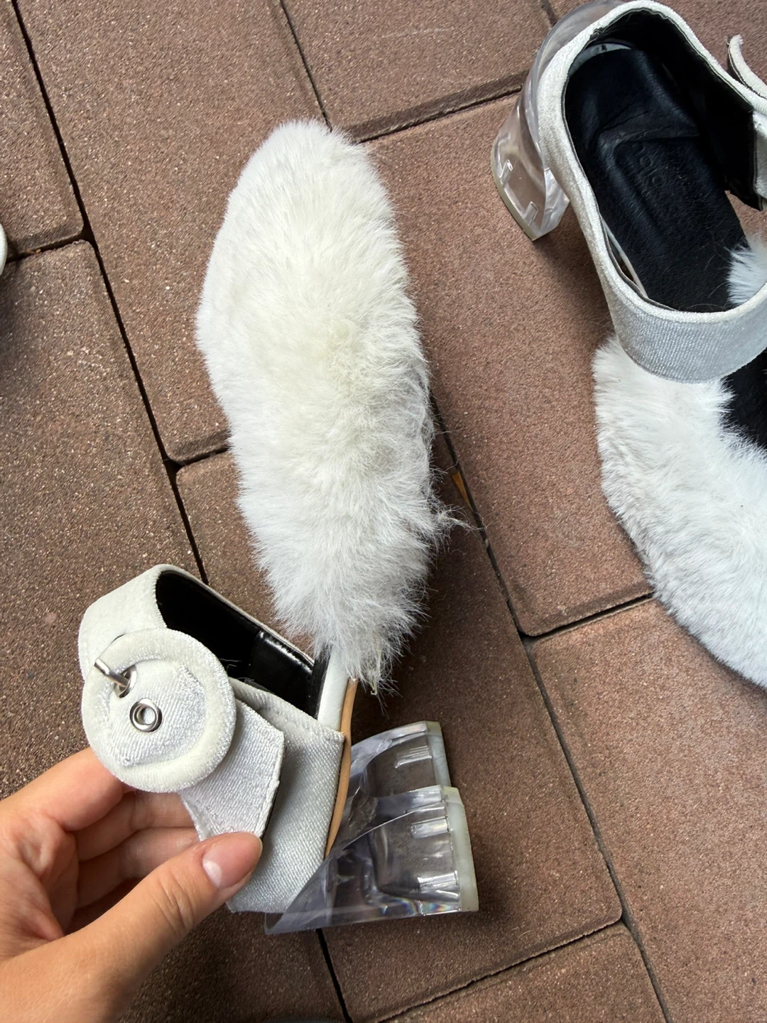 White Furry Platform Heels Size 7 - photo 2