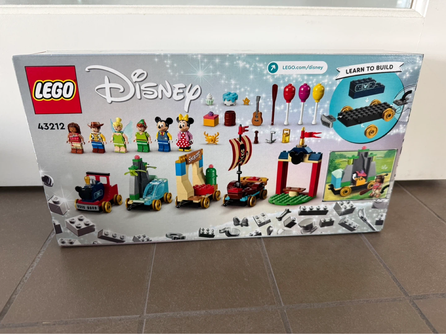 LEGO Disney Celebration Train 43212 - photo 2