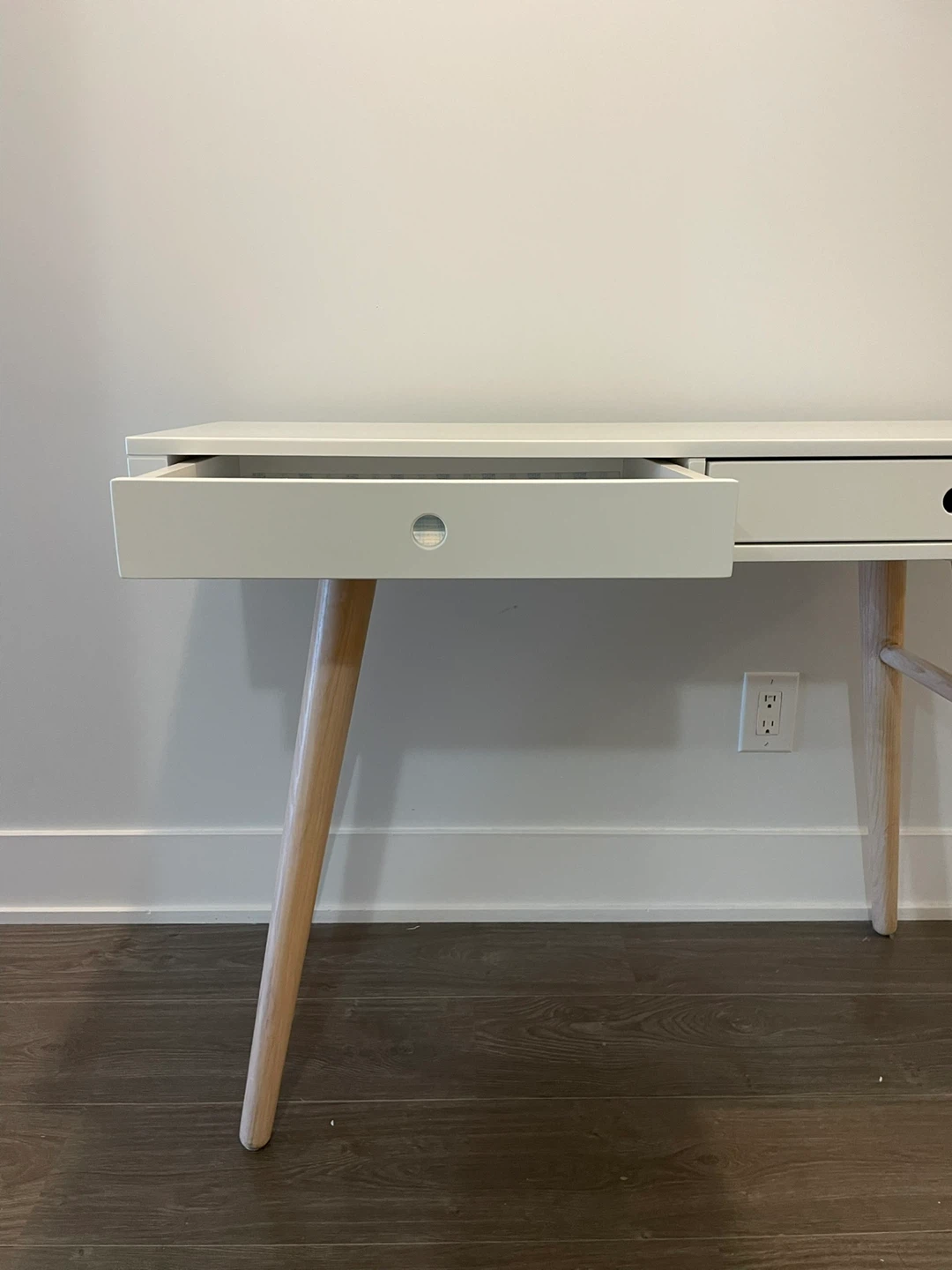 Structube Console Table