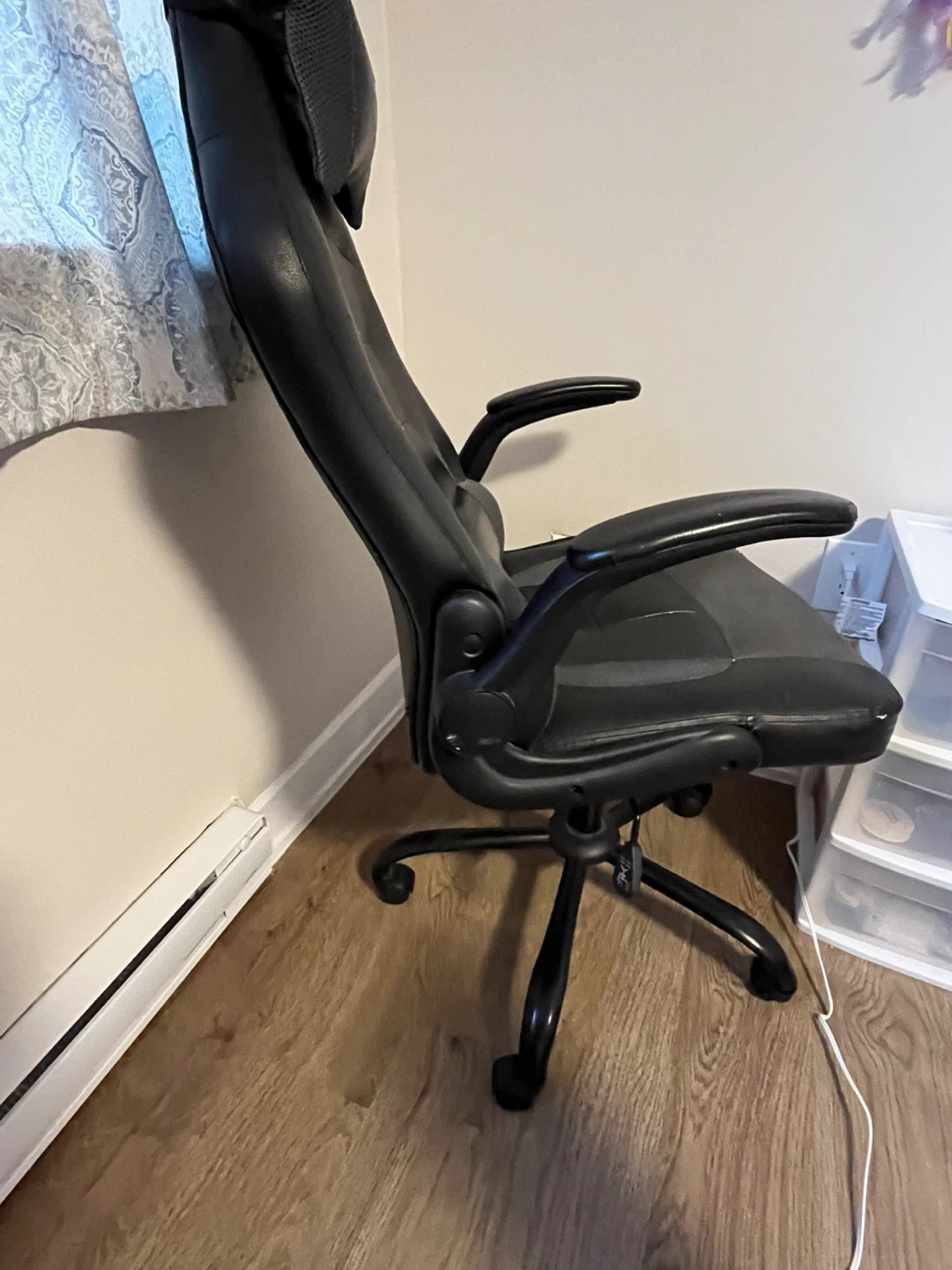 Black Gaming Chair - photo 2