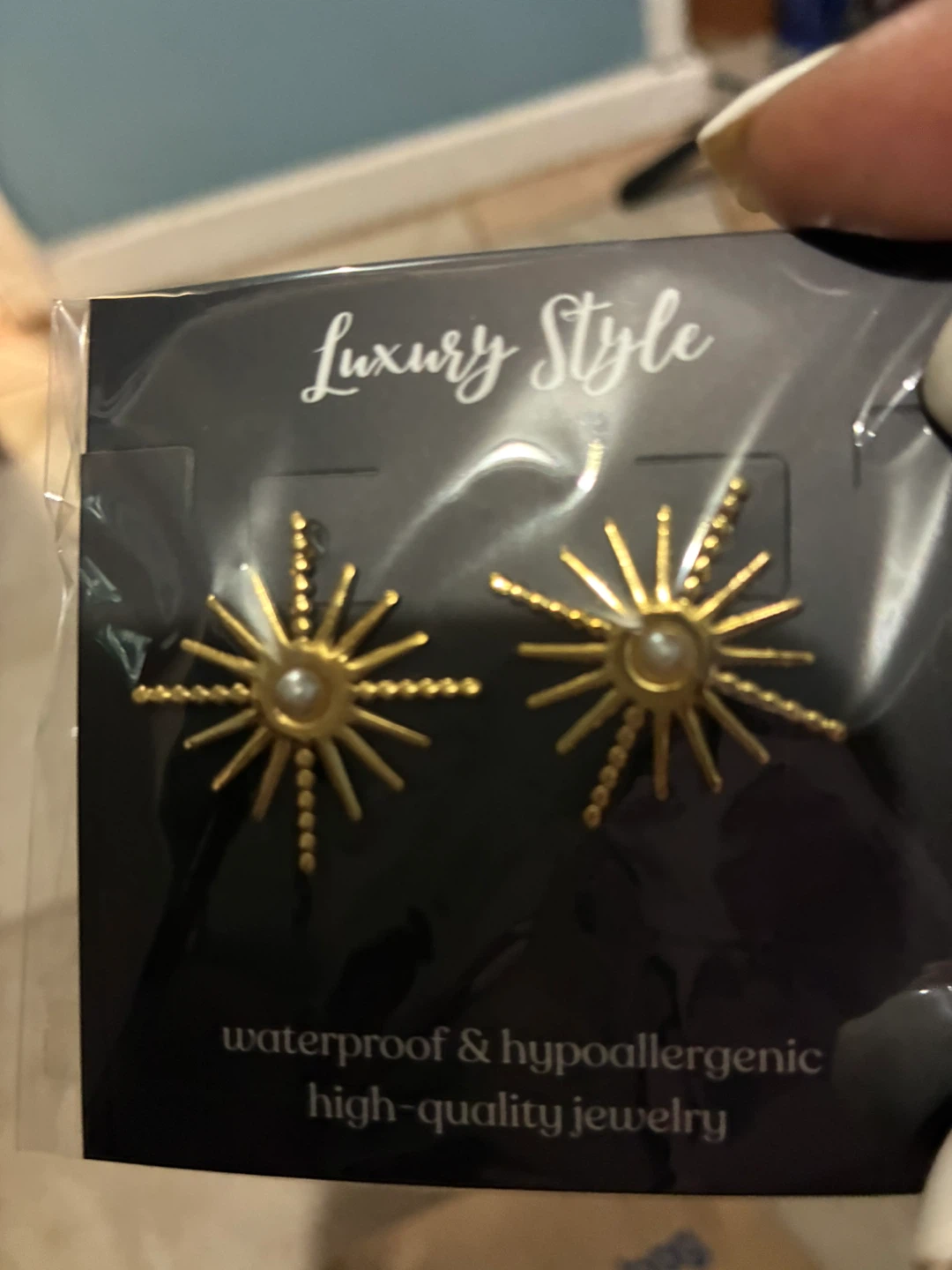 Luxury Style Sunburst Necklace and Earrings Set