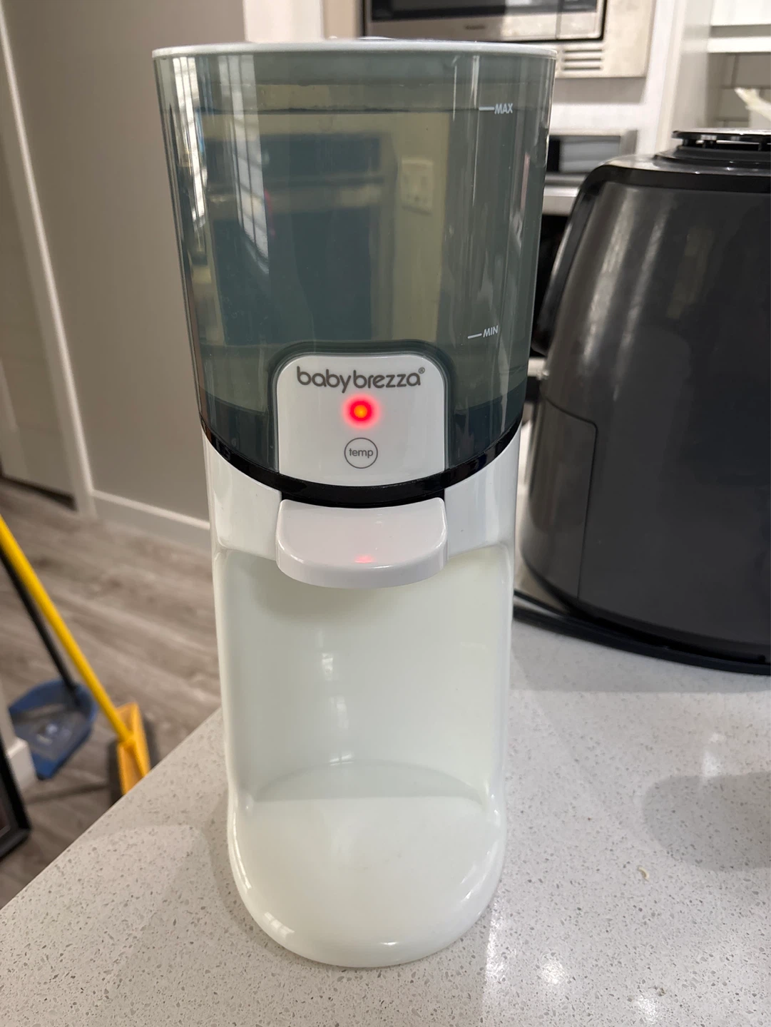 Baby Brezza Water Warmer - photo 3