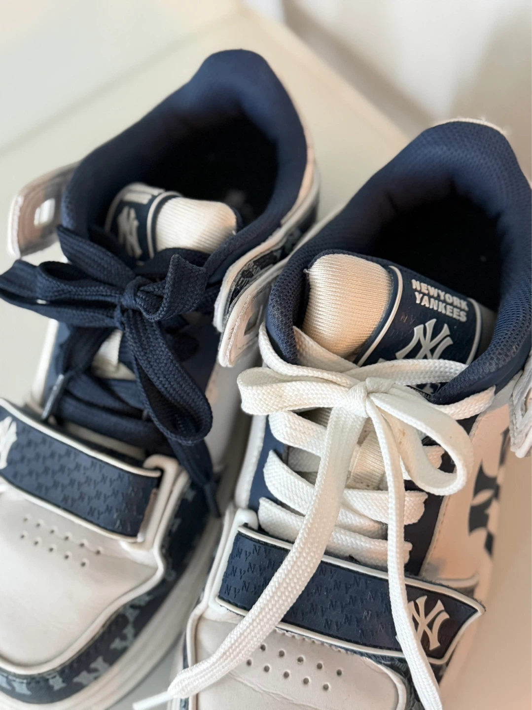 New York Yankees MLB Sneakers - Size US 7 - photo 4