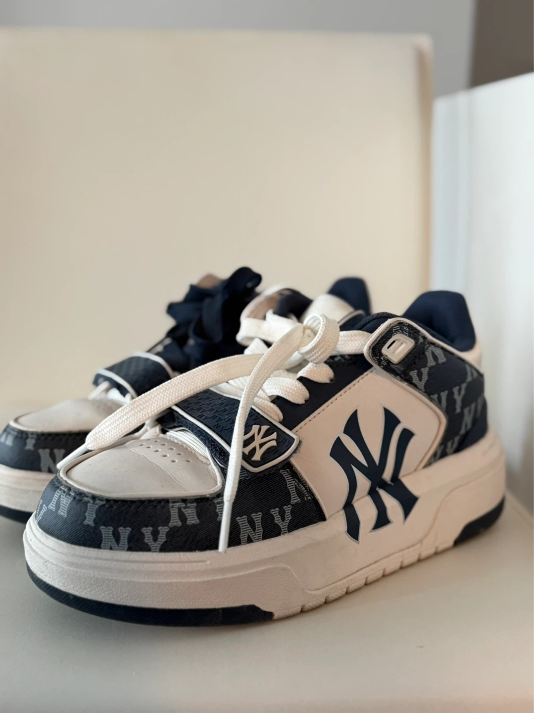 New York Yankees MLB Sneakers - Size US 7