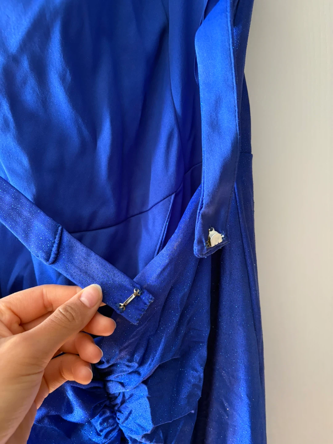 Size 12 tight fitting blue sparkly prom dress - photo 4