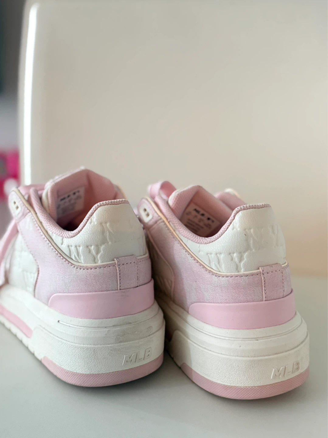 MLB New York Yankees Pink & White Sneakers - photo 3