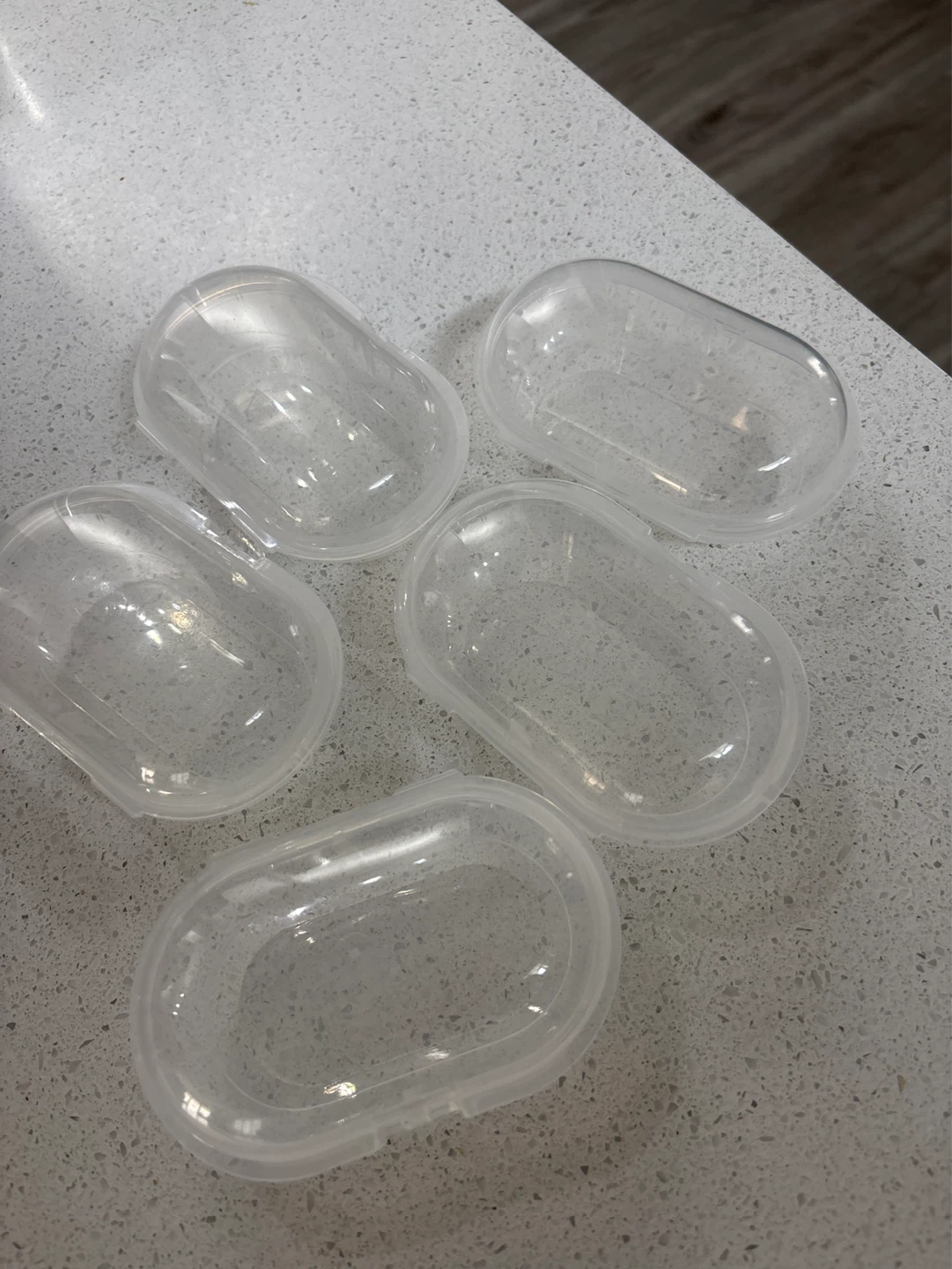 5 Clear Plastic Baby Soother Cases - photo 2