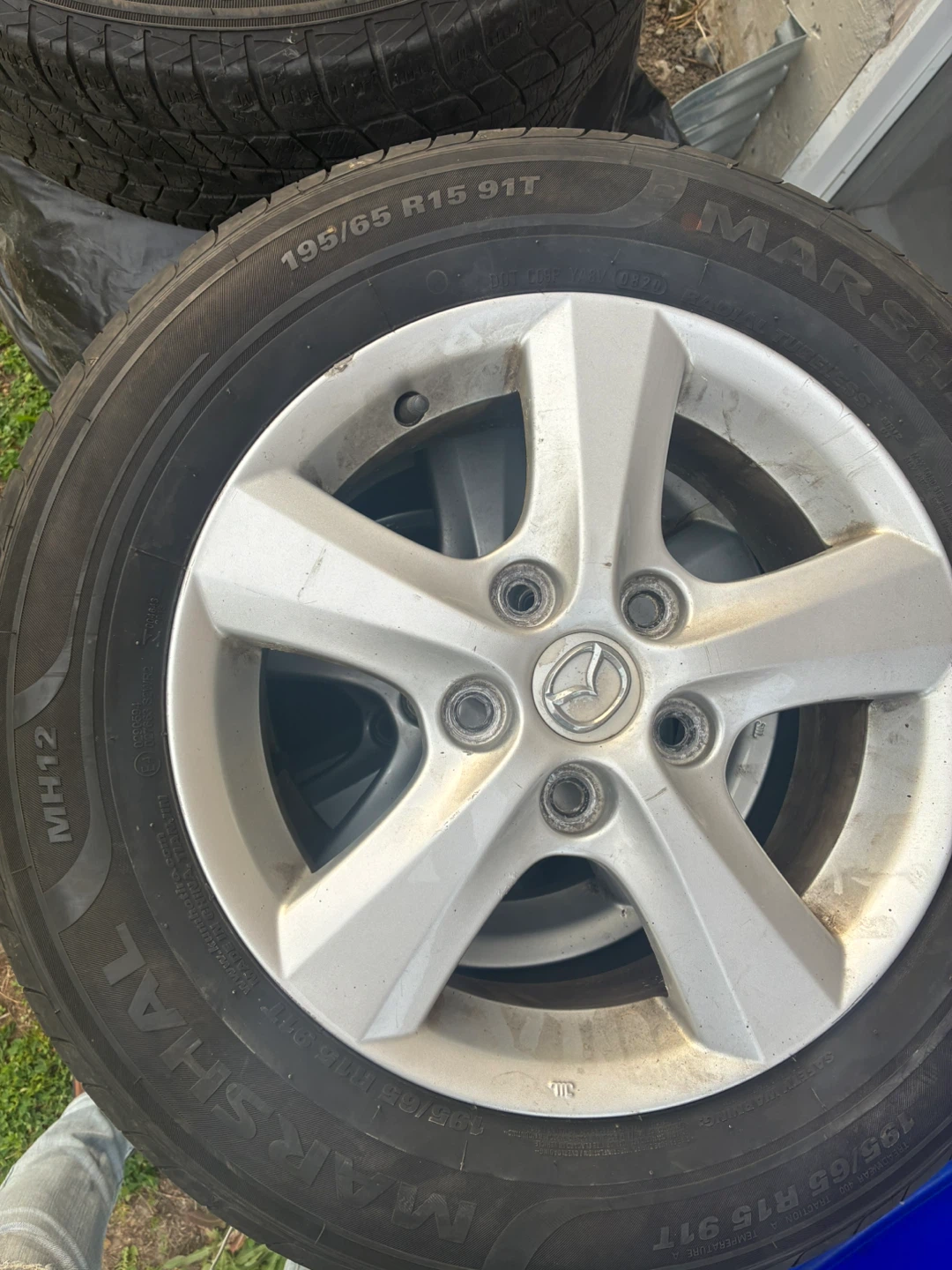 Four Continental 195/65R15 Tires with Rims - photo 2
