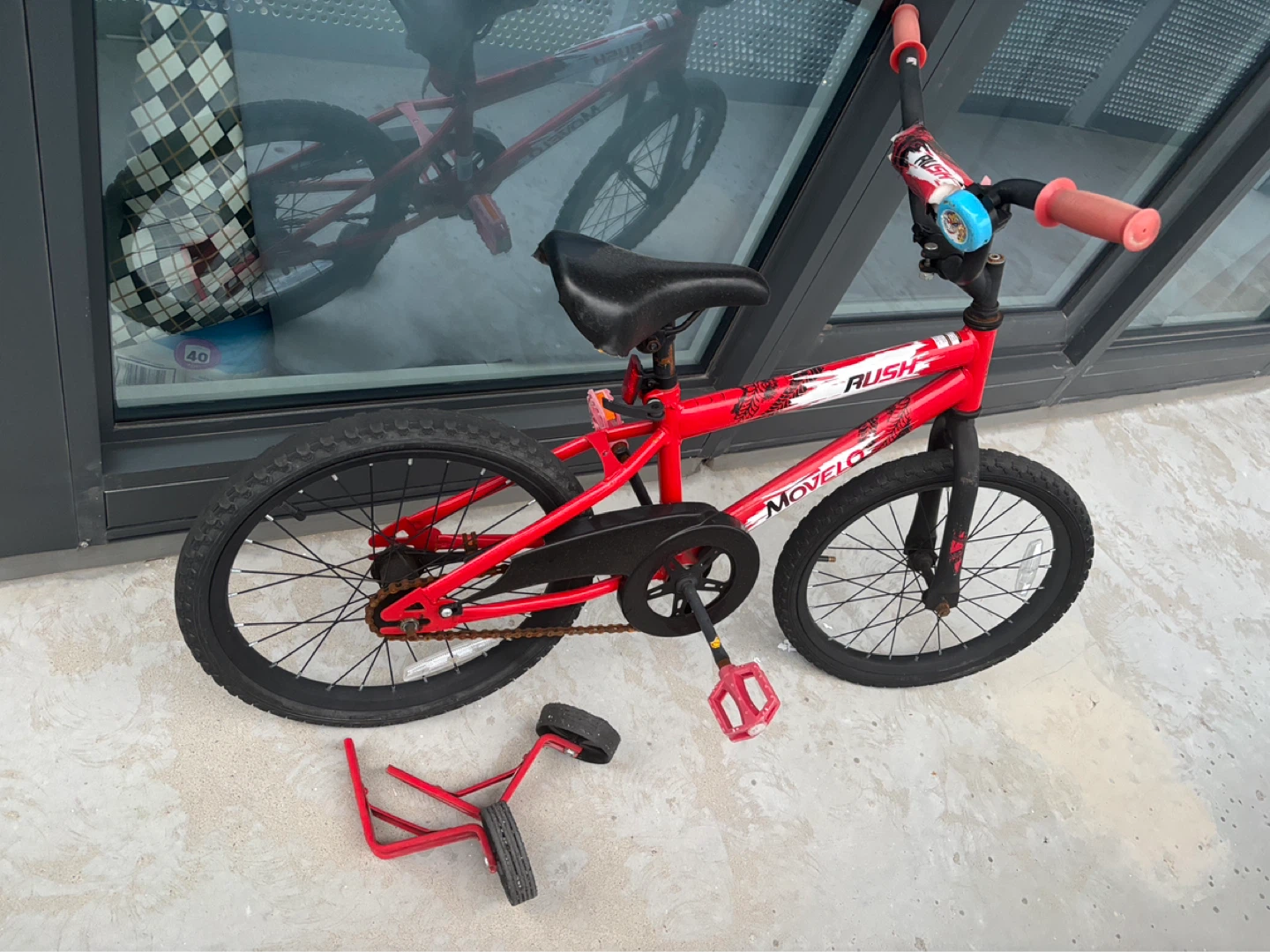 Red Movelo Rush Kids Bike with Training Wheels