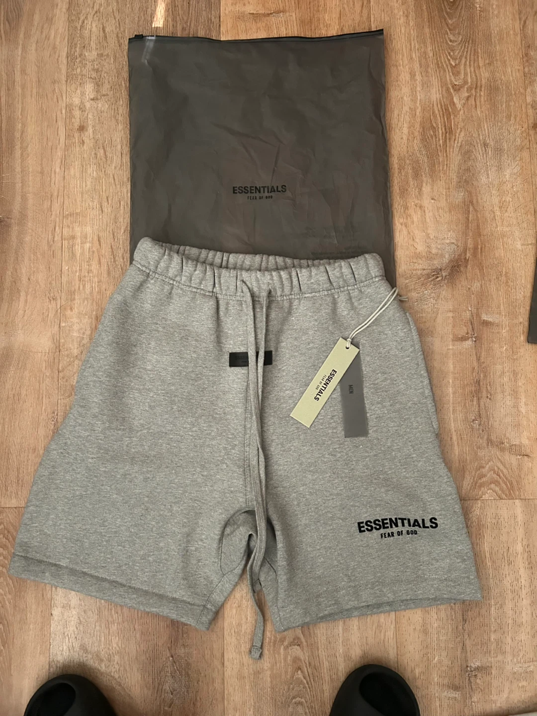 (XS) GREY ESSENTIALS SHORTS