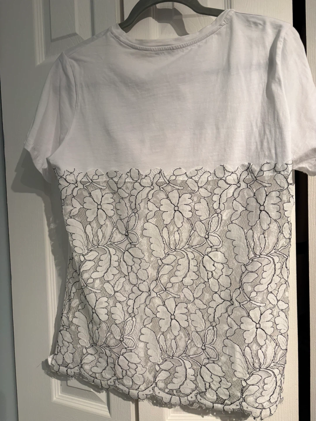 BLUOLTRE Women's White T-Shirt with Lace Detail - photo 2