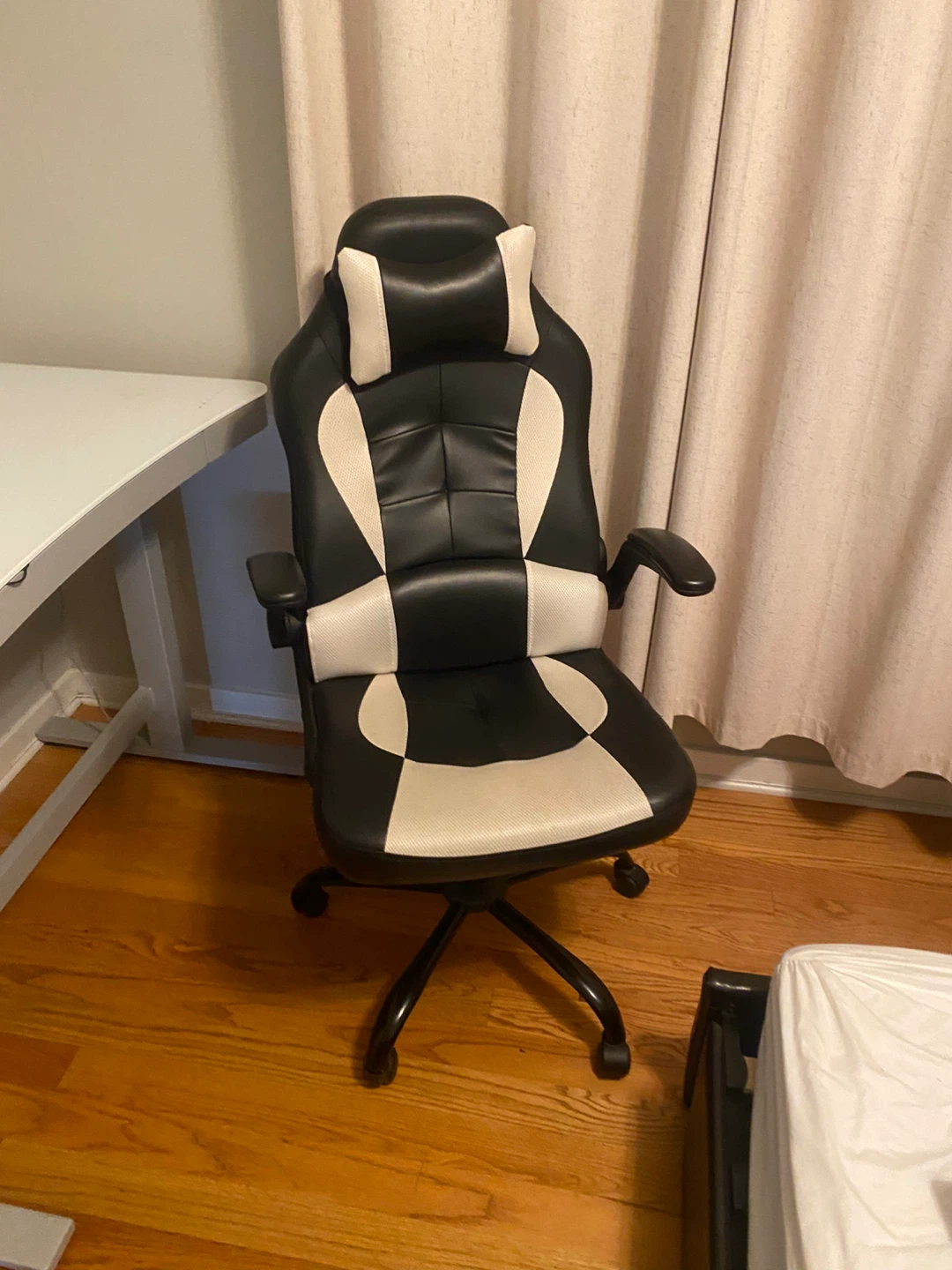Black and White Gaming Chair - photo 3