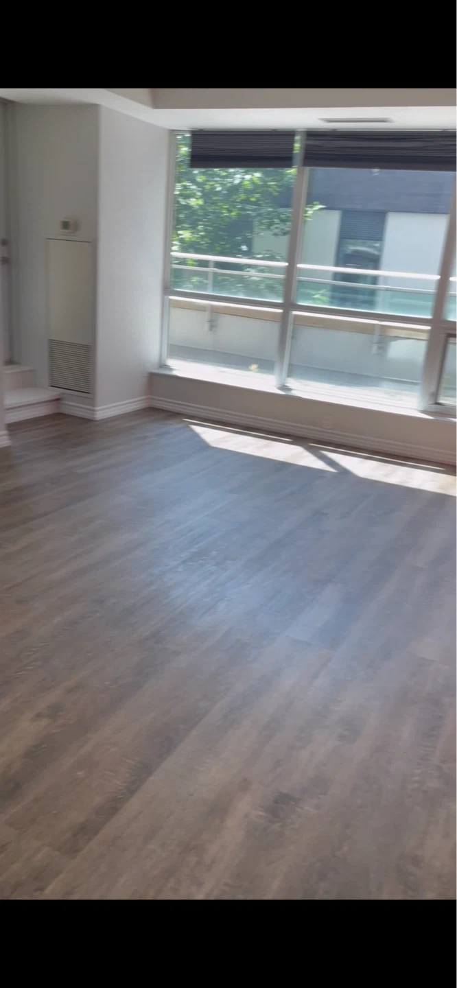 ROOM in 2 bed 2 bath - lease takeover - photo 3