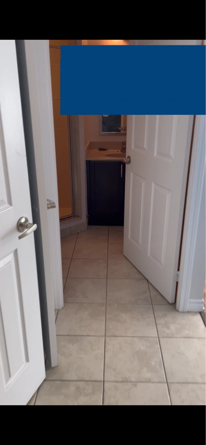 ROOM in 2 bed 2 bath - lease takeover - photo 2