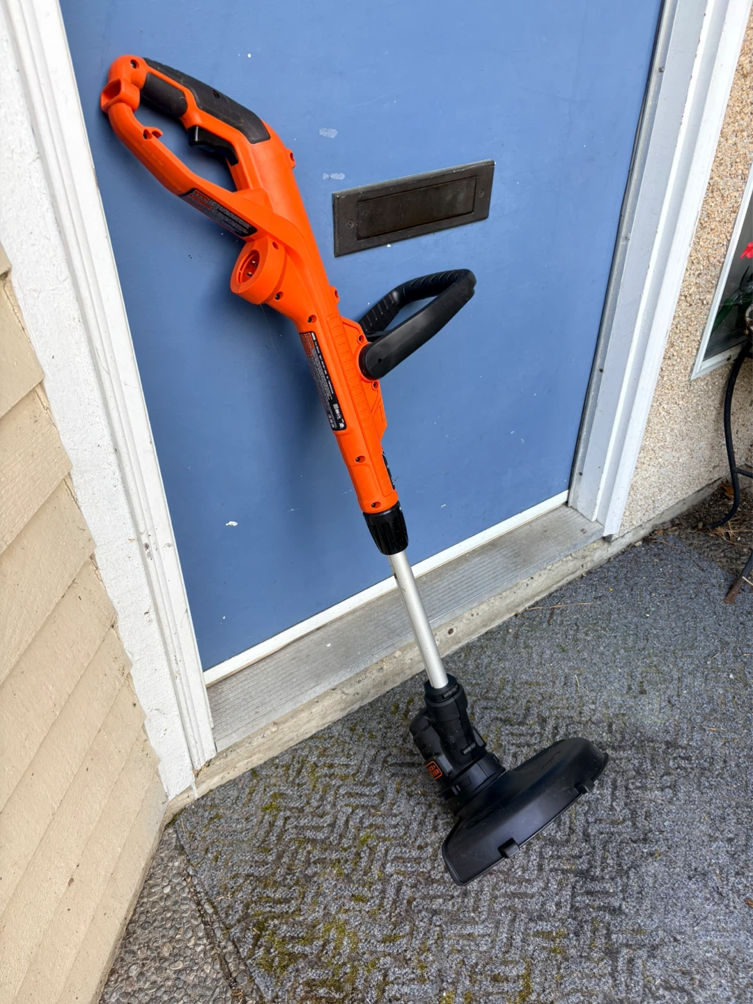 Black + Decker Electric String Trimmer - photo 2