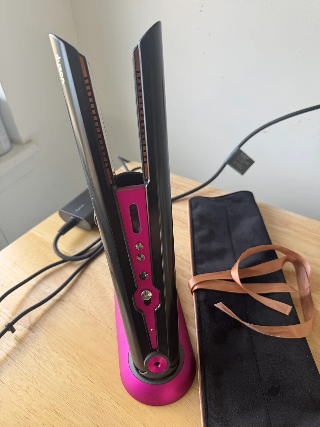 Dyson wireless Hair Straightener - photo 3