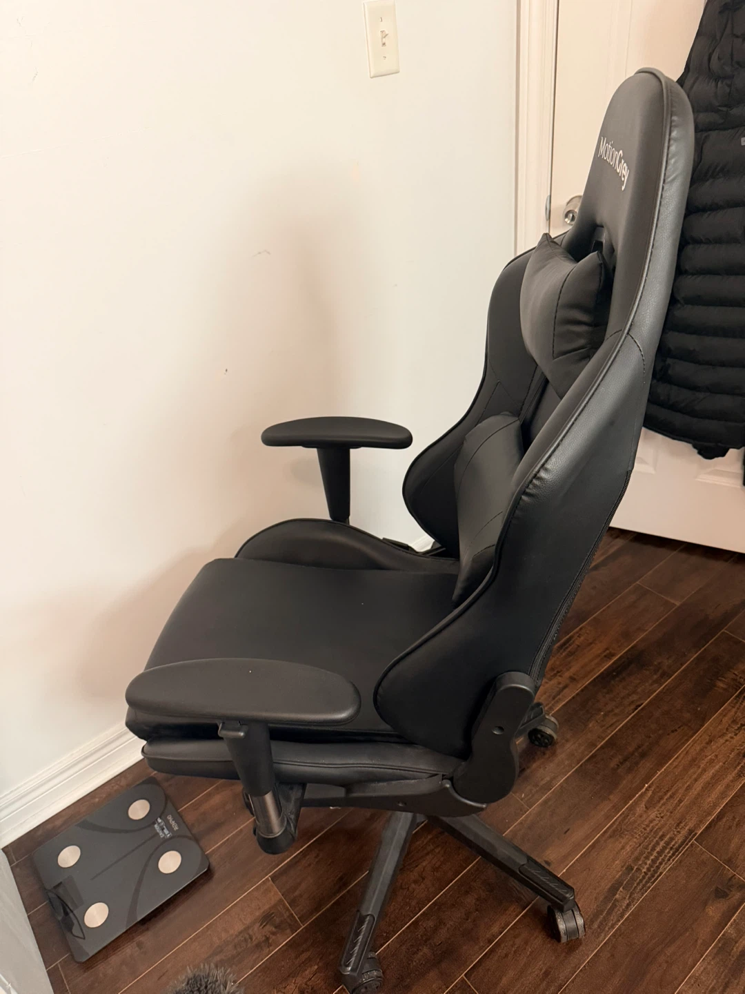 MotionGrey Gaming / Office Chair – Excellent Condition - photo 2
