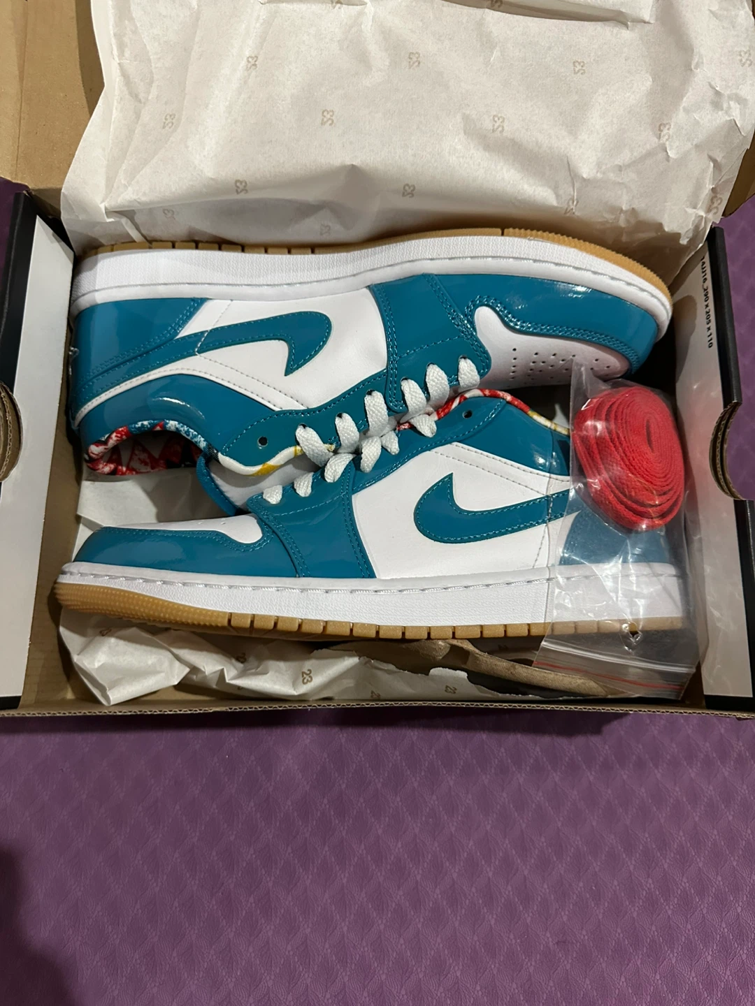 Air Jordan 1 Low SE Teal Barcelona edition - photo 3