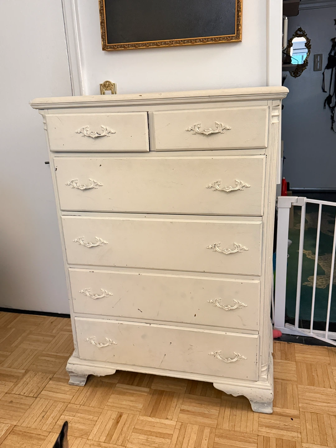 Vintage White 6-Drawer Dresser