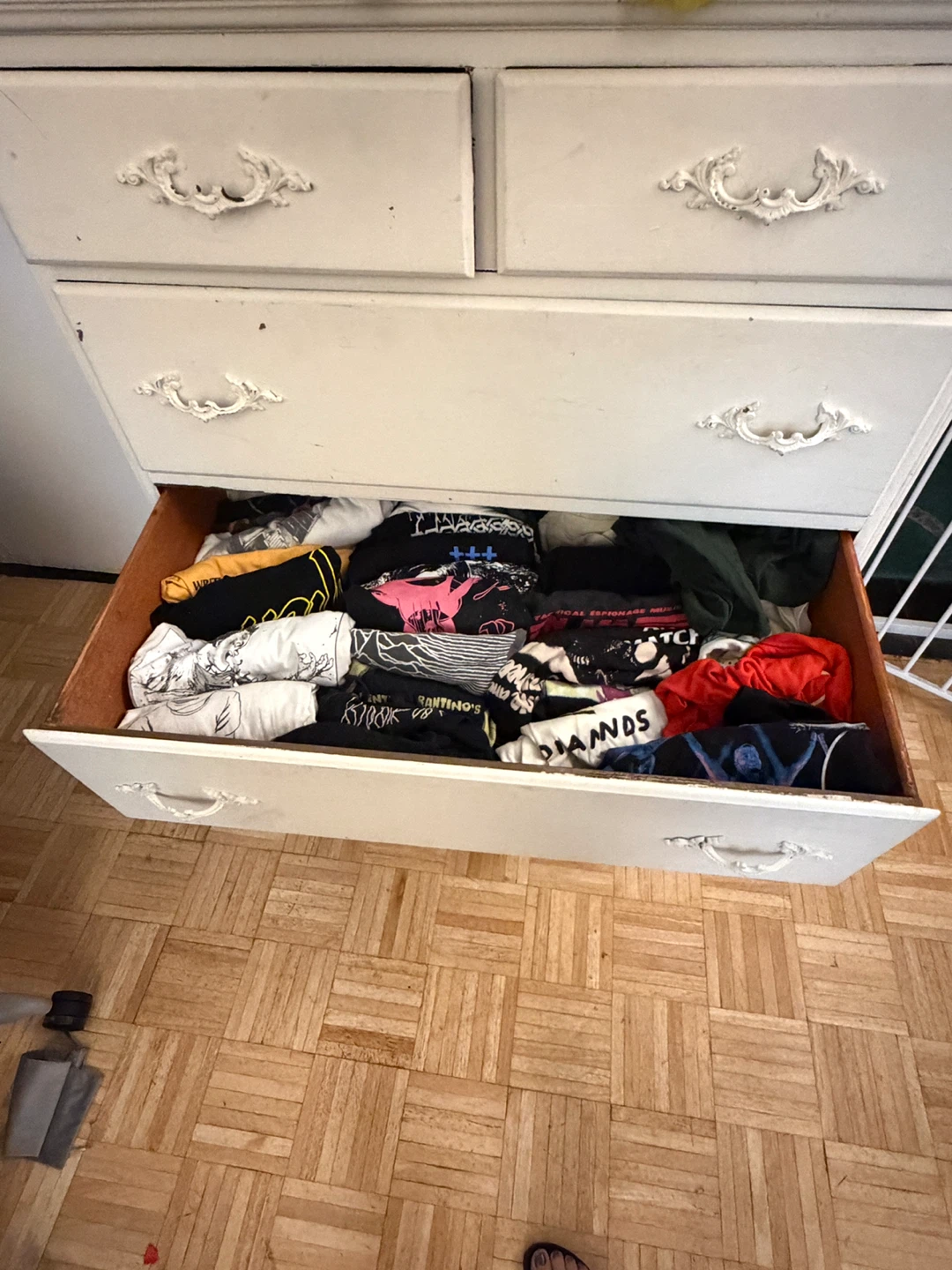 Vintage White 6-Drawer Dresser - photo 4