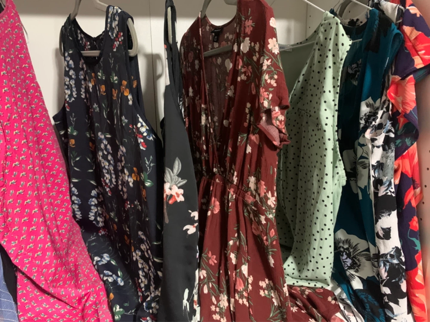 23 pcs of Assorted Women's Tops and Dresses - photo 5